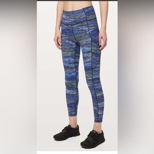 Lululemon, fast and free tight, 25” inseam. Blue multi stripe pattern, sz 6. EUC
